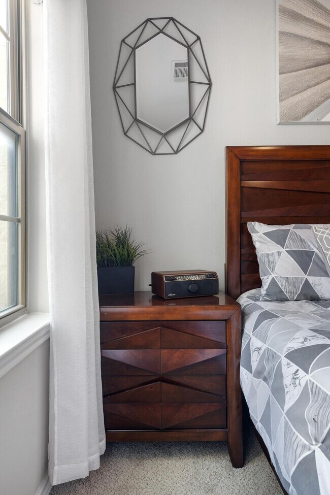 Building Photo - 5511 Pecan Spgs Rd