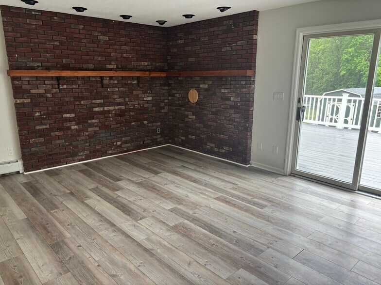 Building Photo - 412 Ruskey Ln