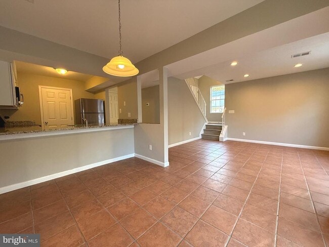 Building Photo - 46359 Columbus Dr