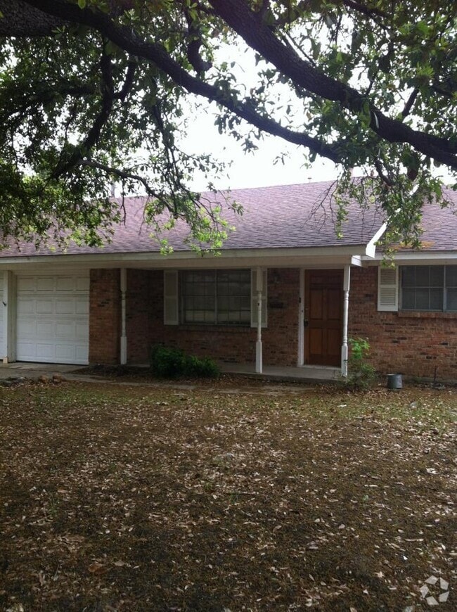Building Photo - 3 Bedroom House in Carrollton, TX