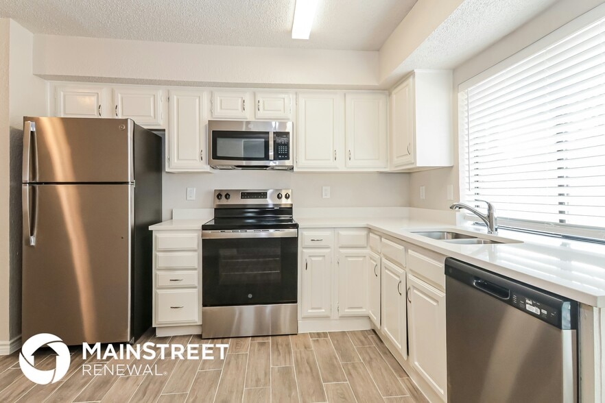 Building Photo - 2718 Holy Cross Ln