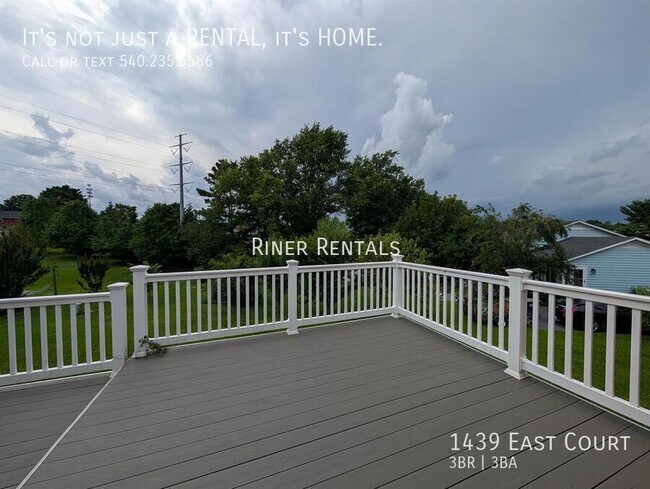 Building Photo - 1439 East Ct