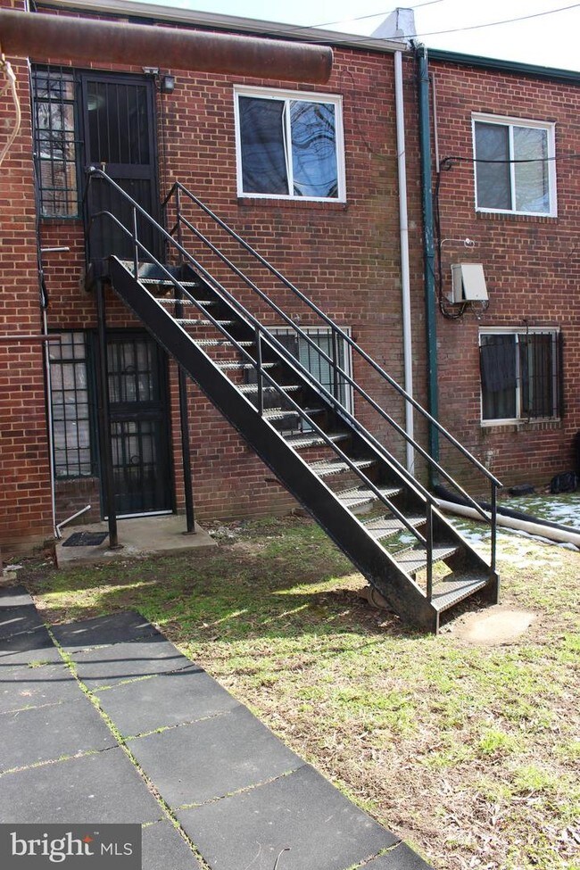 Building Photo - 202 Oklahoma Ave NE
