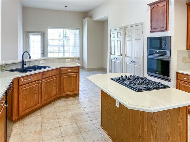 Building Photo - 540 Chesapeake Ln