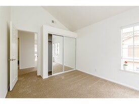 Building Photo - 14043 Lemoli Ave