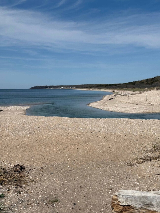 Building Photo - 155 Sound Ave