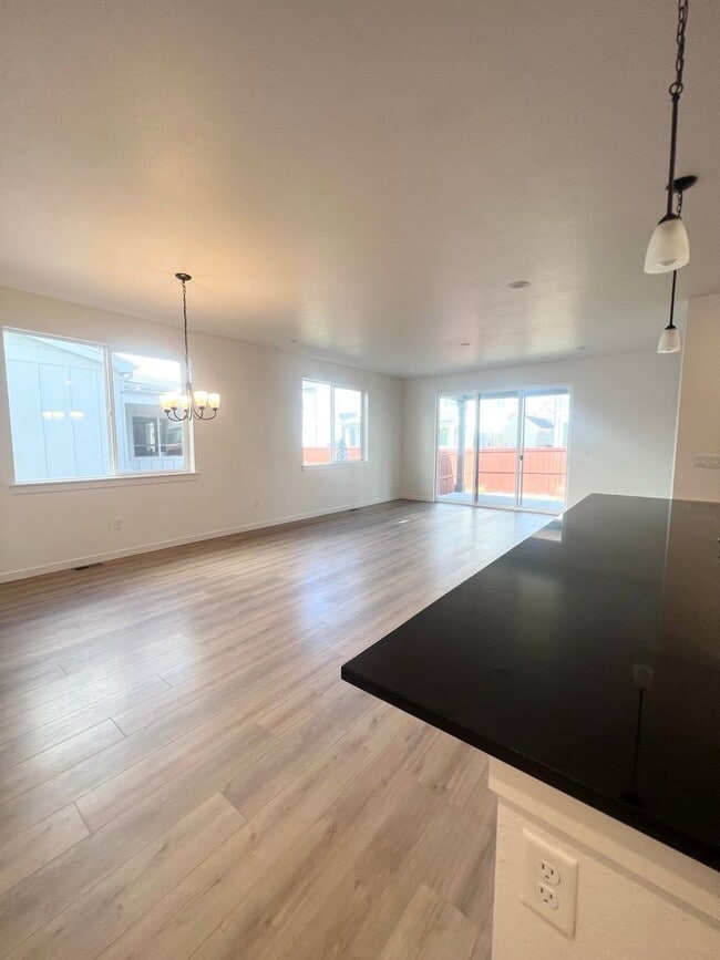 Building Photo - Brand New 5bd/4ba Located in the desirable Raindance neighborhood