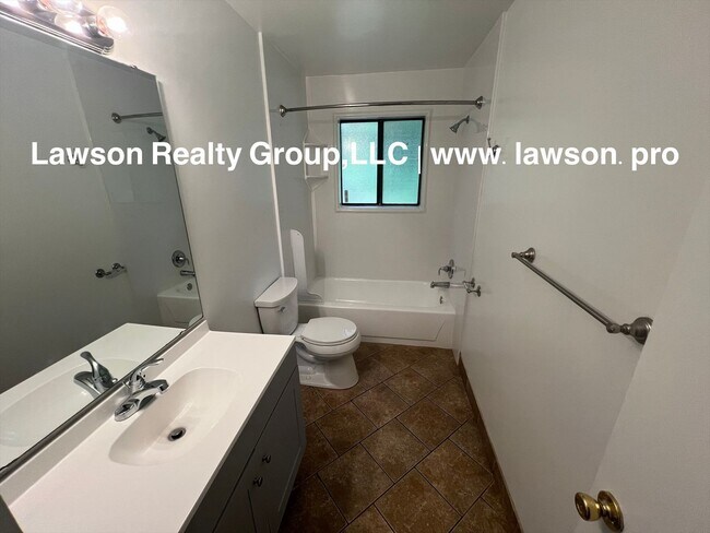 Building Photo - Charming and Clean- Hollins Three Bedroom ...