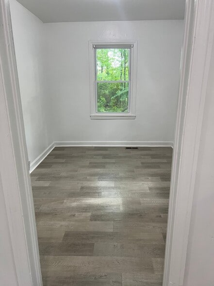 Building Photo - 6245 Ellis St