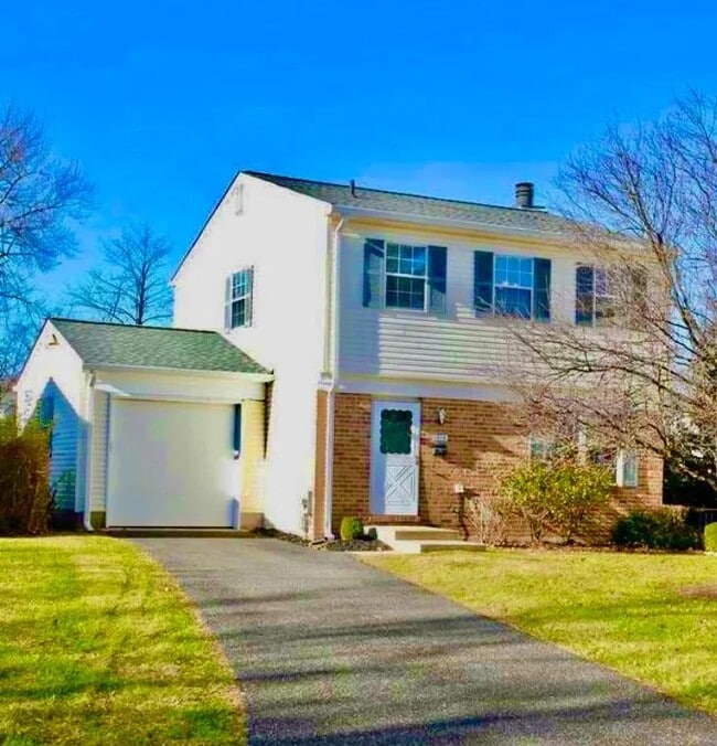 Building Photo - 1616 Windsor Ct
