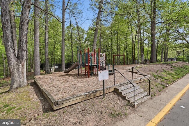 Building Photo - 8114 Colony Point Rd