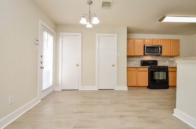 Building Photo - 3935 Federal Ln