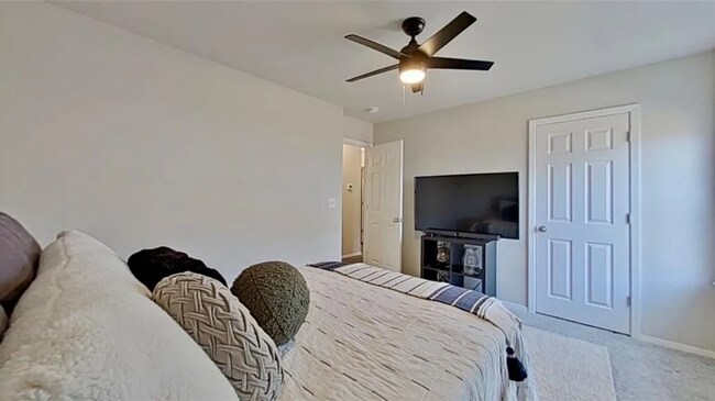 Building Photo - Stylish 3 Bed / 2 Bath with Open Layout & Backyard Retreat