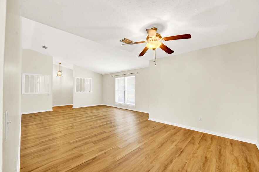 Building Photo - 7525 Melody Ln