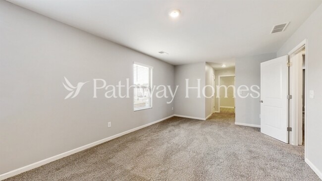 Building Photo - 2327 Burnett Ln