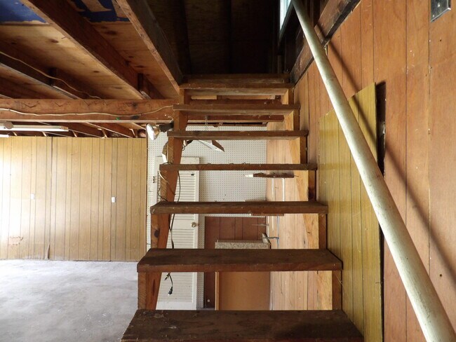 Building Photo - 248 Meadowview Dr