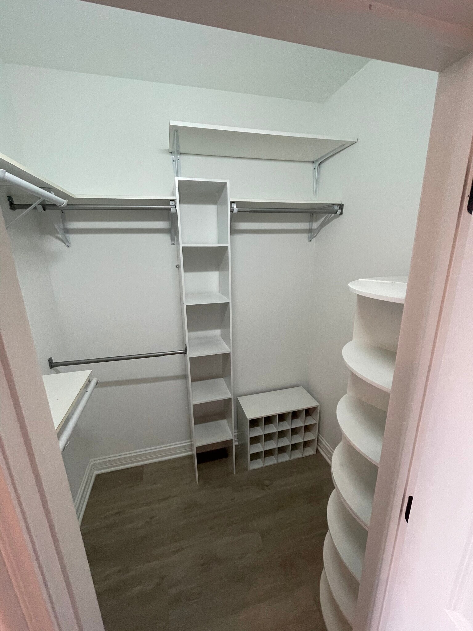 Building Photo - 6444 W Belmont Ave