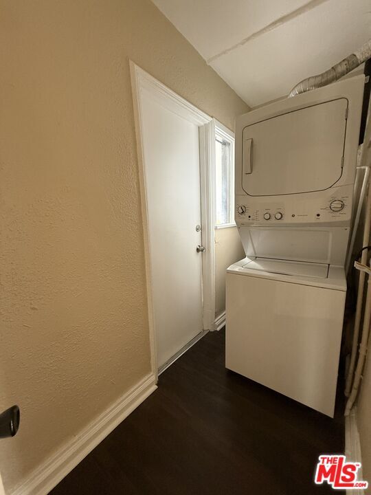 Building Photo - 1328 S Bronson Ave