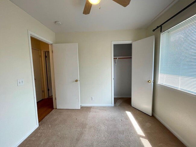 Building Photo - 205 Juniper Dr