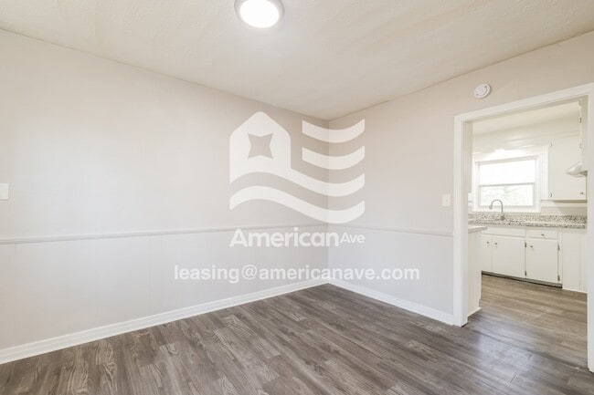 Building Photo - 2556 Paden St