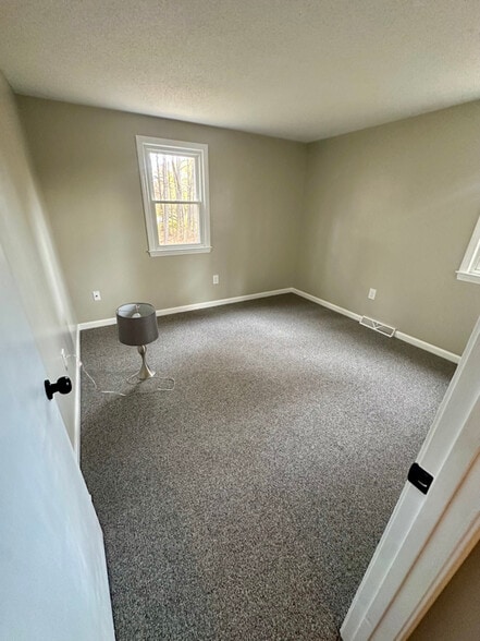 Building Photo - 138 Chase Rd