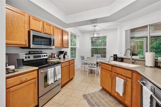 Building Photo - 852 Lantern Way