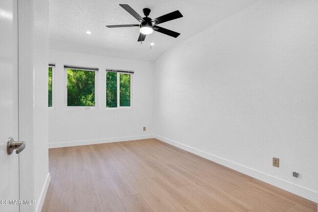 Building Photo - 1160 Alamos Dr