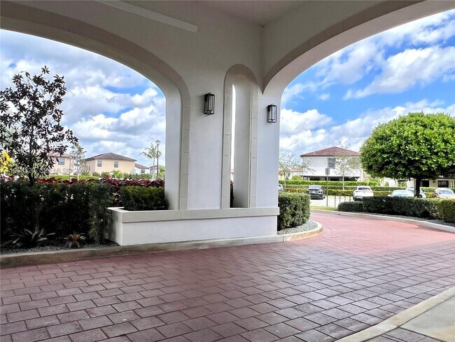 Building Photo - 3354 W 100th Terrace