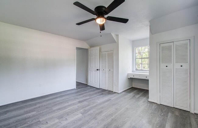 Building Photo - 808 Stone Mountain Dr