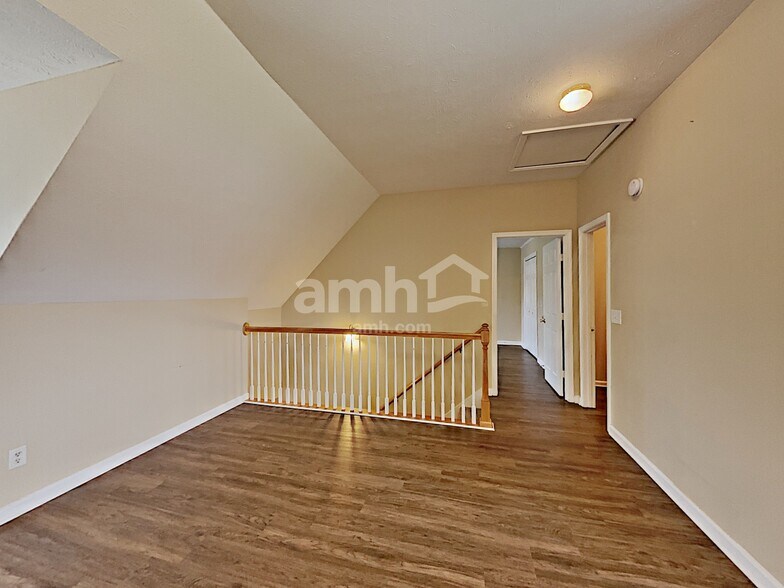 Building Photo - 1124 Benton Mason Dr