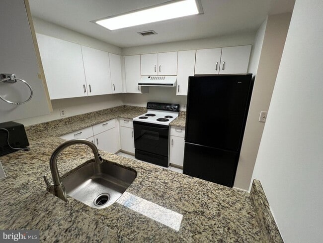 Building Photo - 2301 N Street NW Unit 407