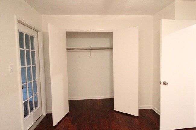 Building Photo - 617 N Magnolia Dr