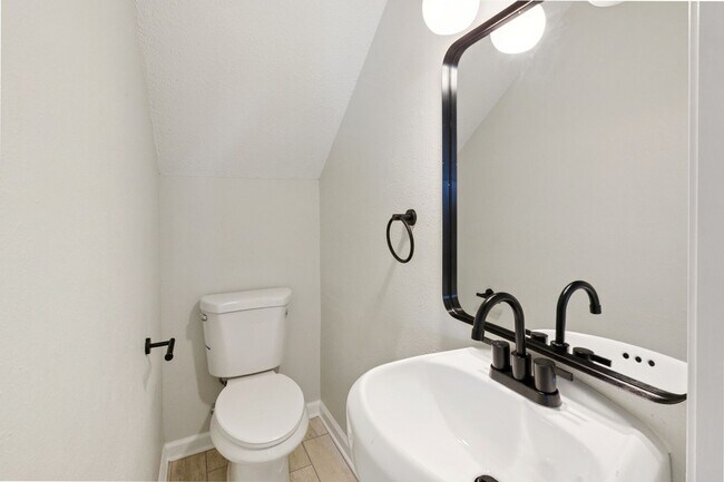 Building Photo - 1116 Tallow Tree Ln