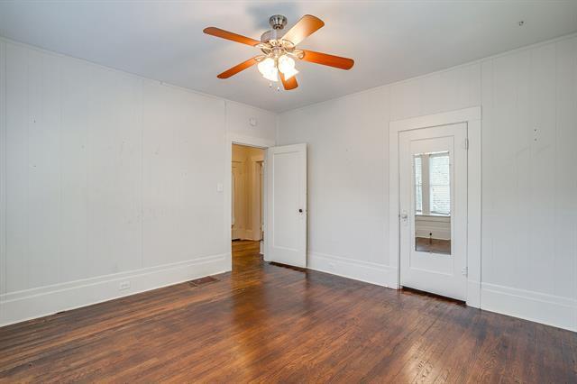 Building Photo - 2312 Mistletoe Ave