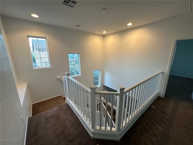 Building Photo - 972 Ambrosia Dr