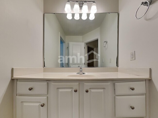 Building Photo - 4610 Baylor St