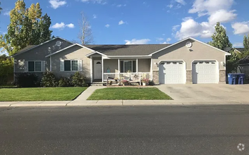 Building Photo - BEAUTIFUL 3 bed 2 bath home located in Sug...