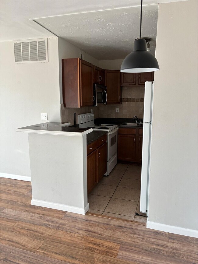 Building Photo - 2970 NE 16th Ave