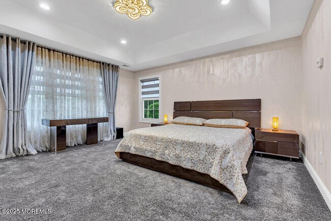 Building Photo - 47 McCormick Ave N