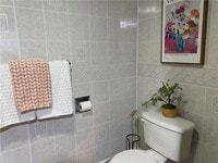 Building Photo - 33 Suburban Dr