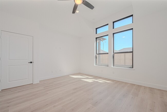 Building Photo - 2315 Red Chip Ln