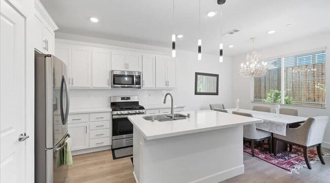 Building Photo - Beautifully maintained home located in a quiet, desirable Pittsburg neighborhood.