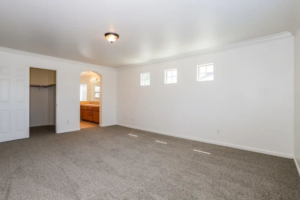 Building Photo - 1346 La Guardia Cir