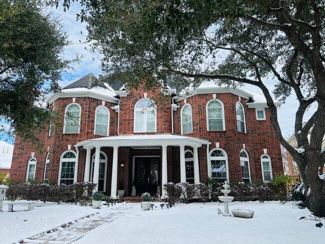 Building Photo - 4114 Fisher Lake Dr