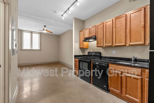 Building Photo - 4244 Chouteau Ave