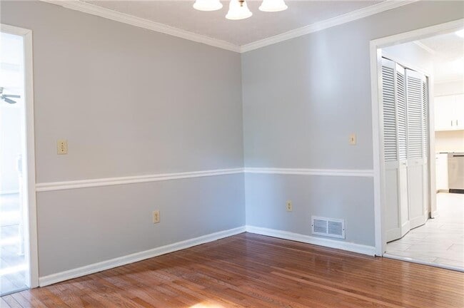 Building Photo - 7766 Hampton Cove