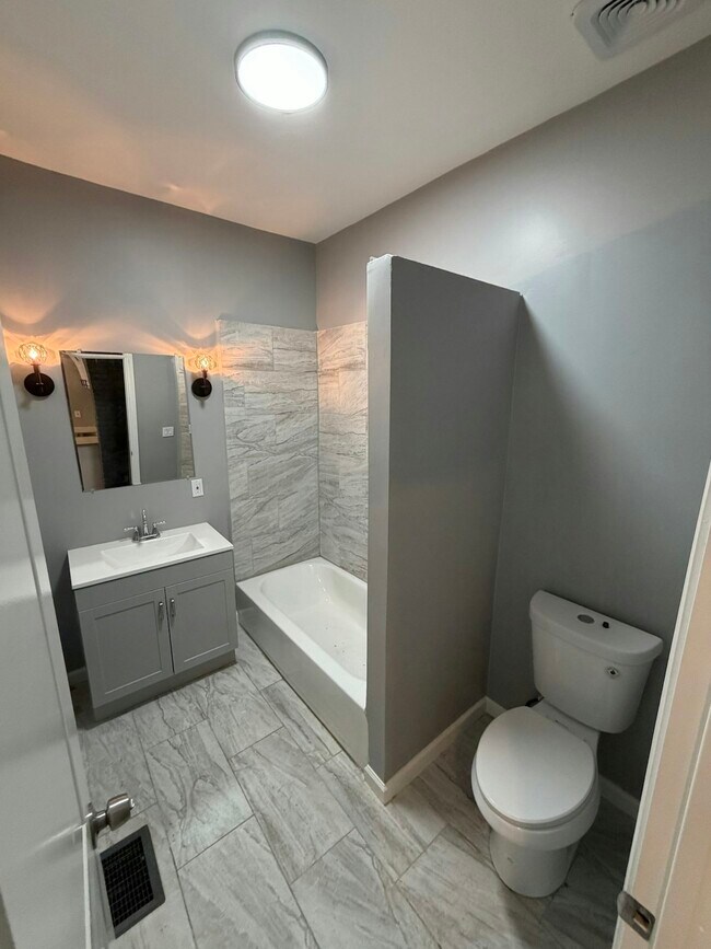 Building Photo - 3295 W 44th St