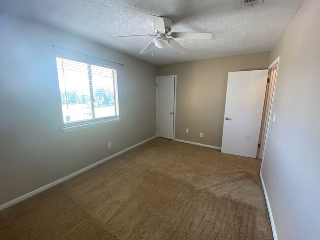 Building Photo - Efficient Townhome w/Easy Access to Lynn Haven, Historic St. Andrew's & PCB!