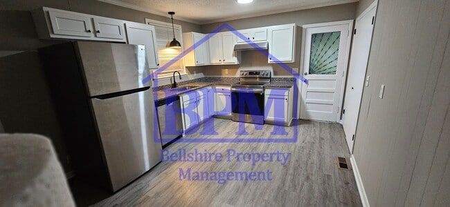 Building Photo - Spacious 4 Bed, 2 Bath Home in Nashville –...