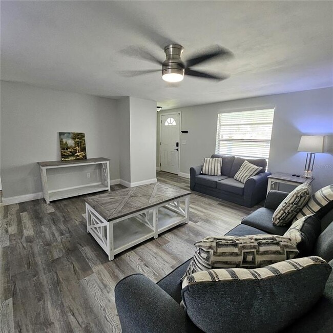 Building Photo - 6008 Firefly Ln